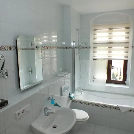 Parkschloesschen 3* Maasdorf (Brandenburg)