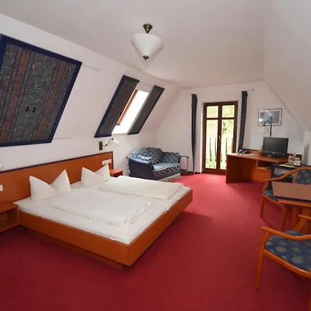 Parkschloesschen 3* Maasdorf (Brandenburg)