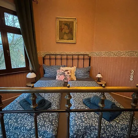 Parkschloesschen Maasdorf (Brandenburg)