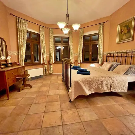 Parkschloesschen 3* Maasdorf (Brandenburg)